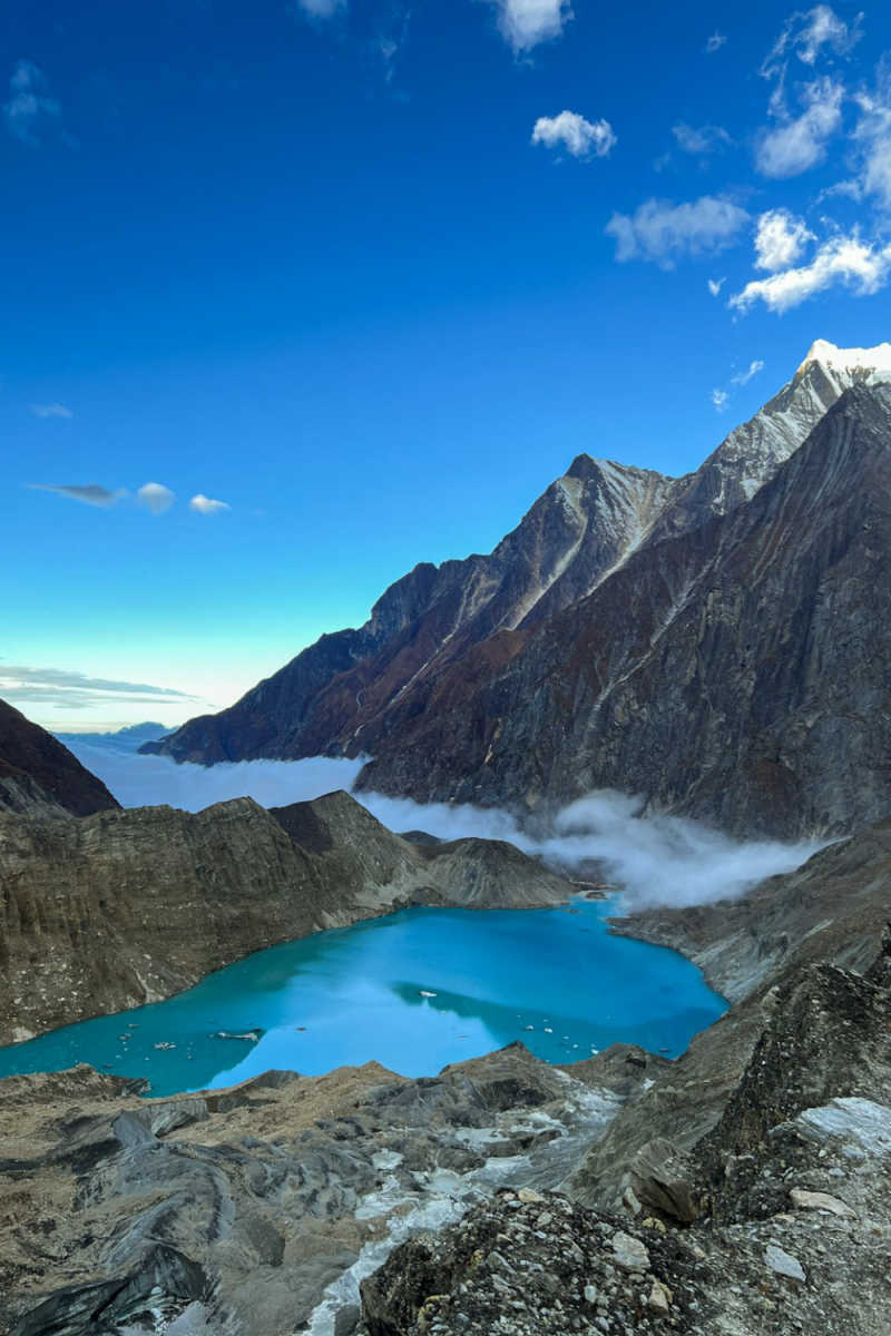 Wall Poster - Alpine Lake in Nepal