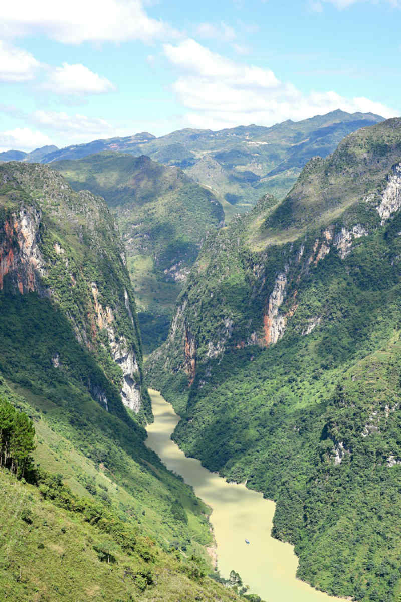 Wall Poster - Canyon in Vietnam