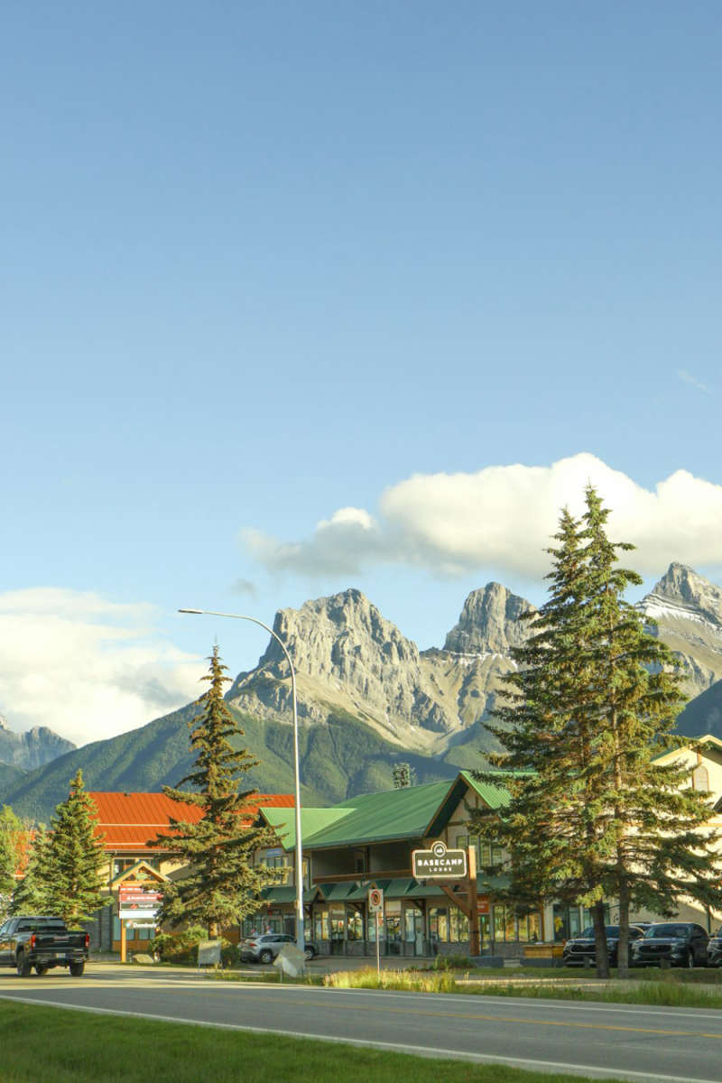 Wall Poster - City Skyline in the Canadian Rockies