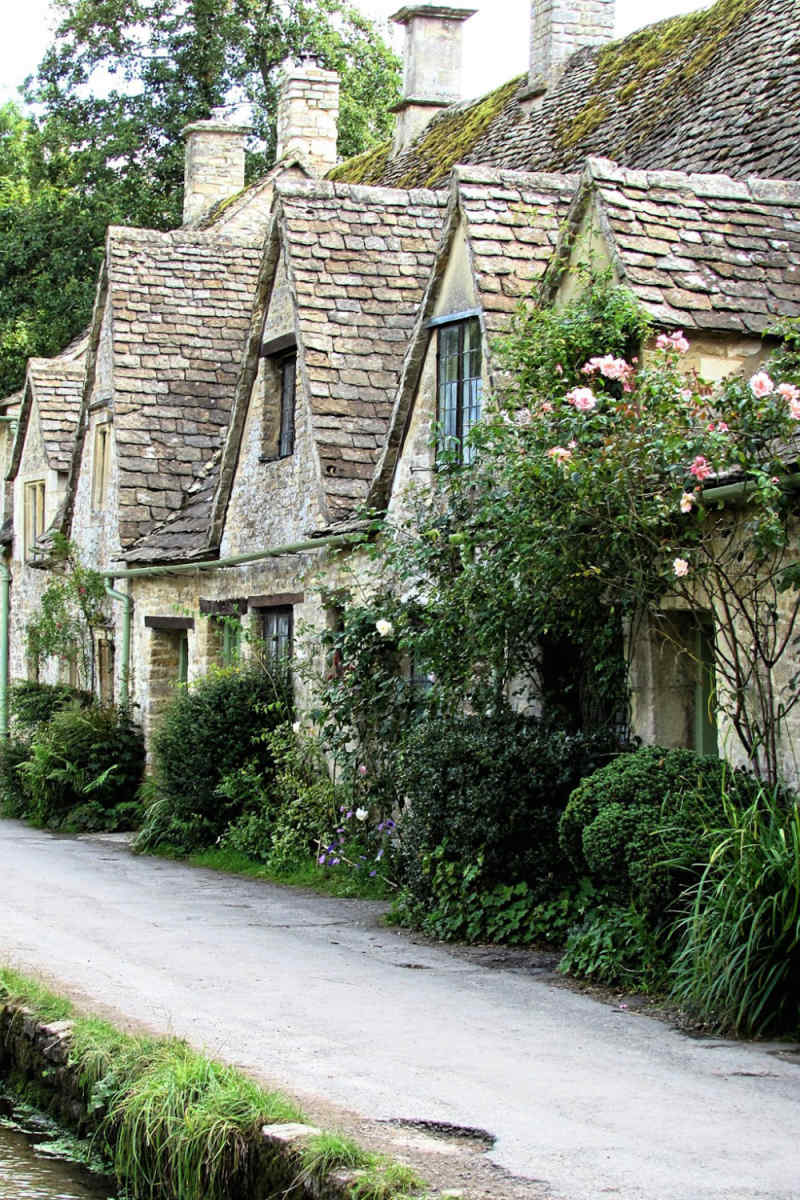 Wall Poster - Fishing Village in the Cotswolds