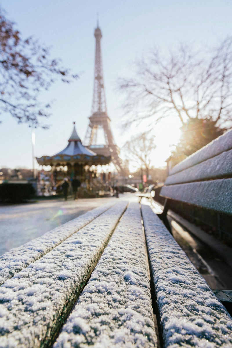 Wall Poster - Frozen Lake in Paris