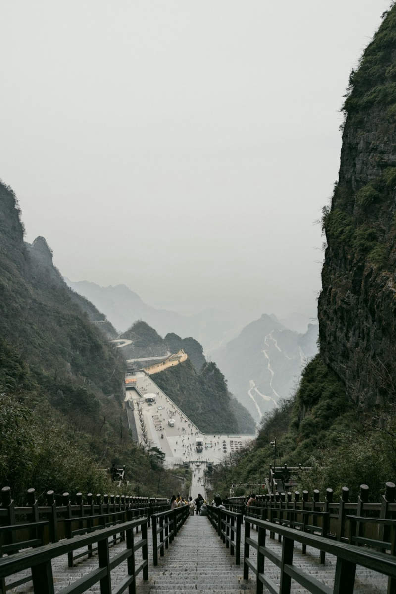 Wall Poster - Frozen Lake in Zhangjiajie