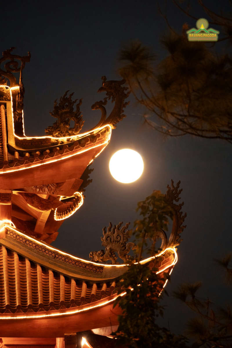 Wall Poster - Full Moon in Vietnam