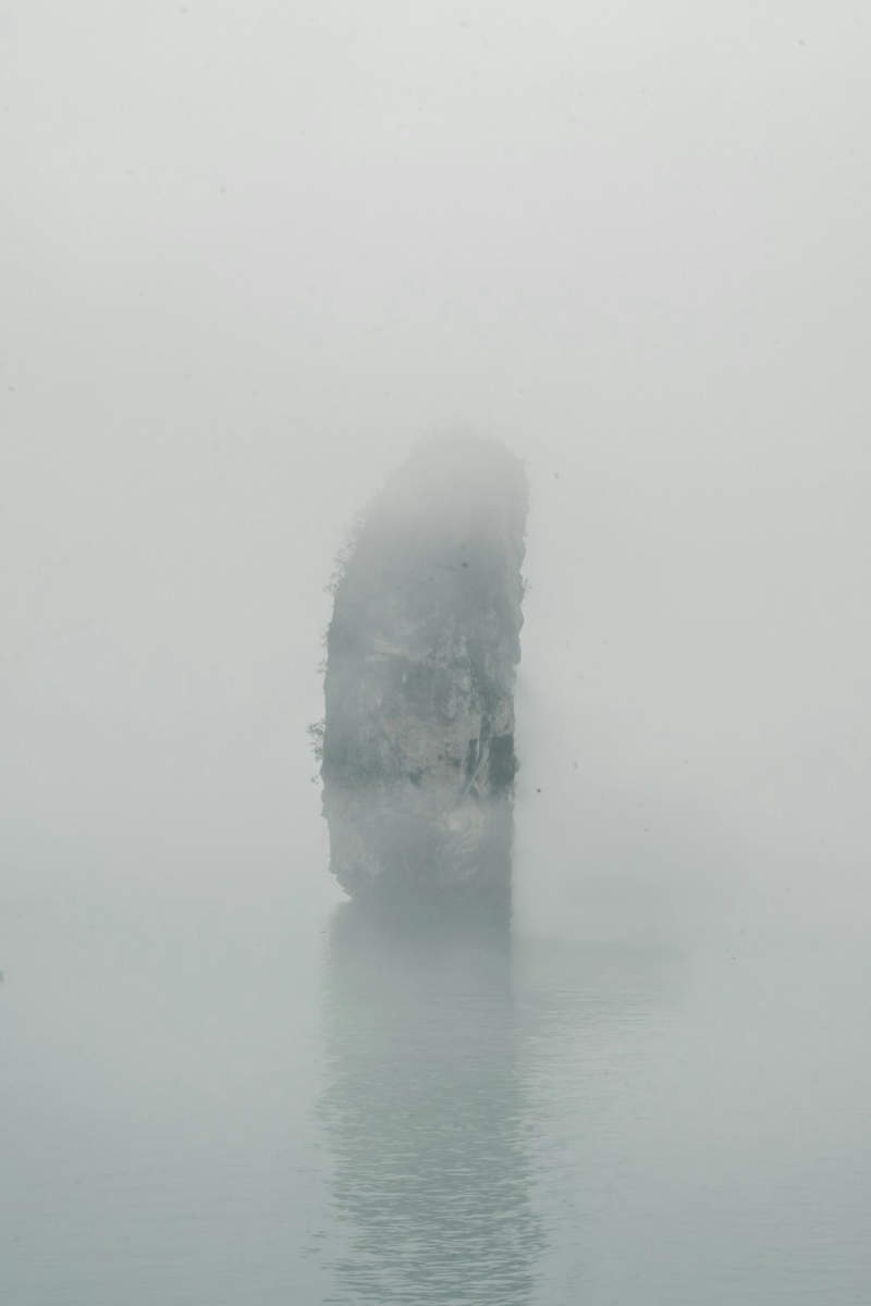 Wall Poster - Geyser in Halong Bay